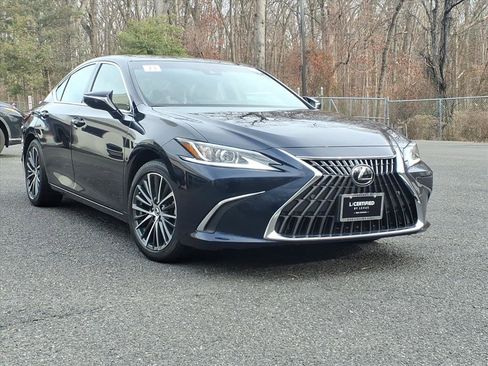 Certified 2023 Lexus ES 350 w/ Premium Package image 3