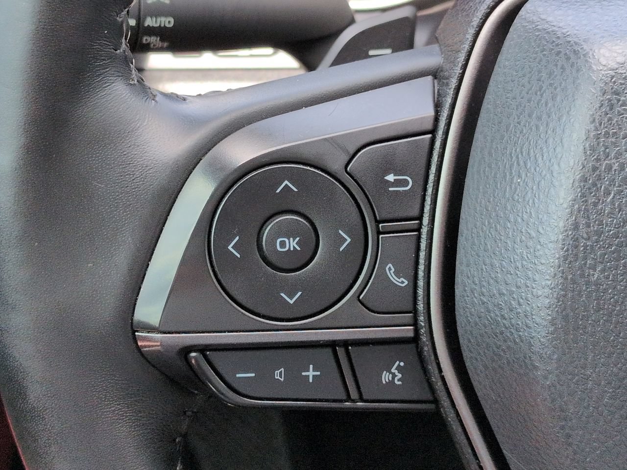Used 2022 Toyota Camry XSE FWD image 25