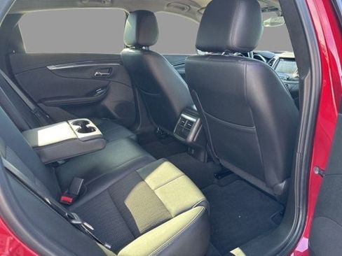 Used 2018 Chevrolet Impala LT image 10