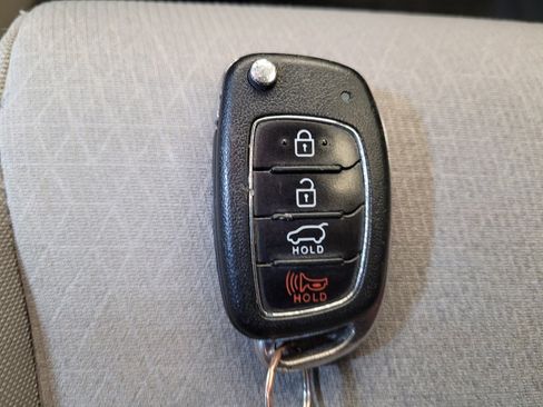 Used 2018 Hyundai Tucson SE image 32