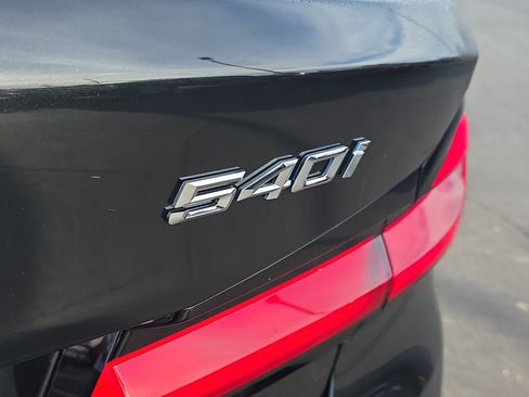 Used 2023 BMW 540i w/ Premium Package image 6