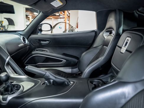 Used 2013 SRT Viper GTS w/ GTS Laguna Interior Pkg image 53