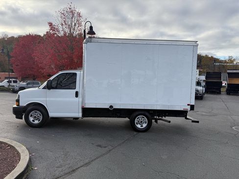 Used 2018 GMC Savana 3500 w/ Power Convenience Package image 3