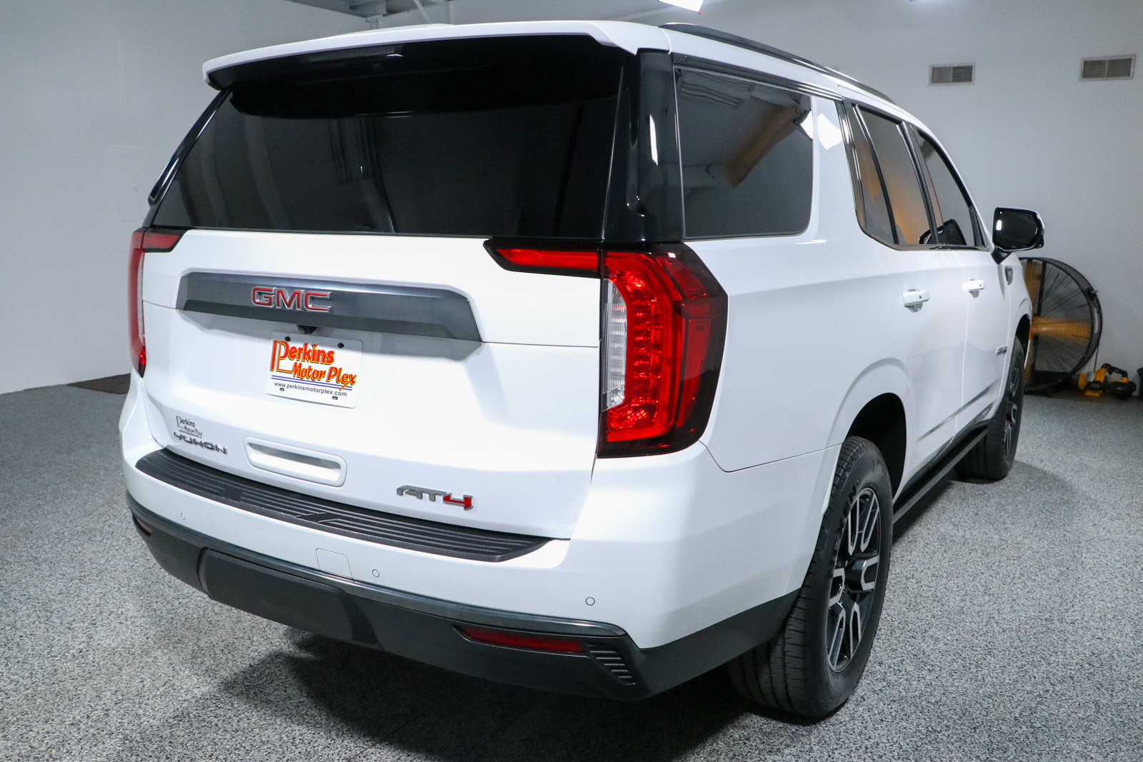 Used 2021 GMC Yukon AT4 w/ AT4 Premium Plus Package AWD/4WD image 7