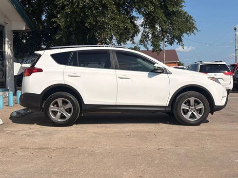 Used 2015 Toyota RAV4 XLE FWD image 2