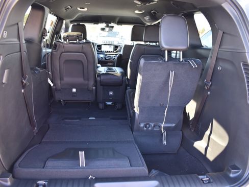 New 2026 Chrysler Pacifica Select image 34