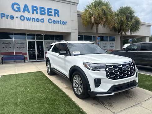 Certified 2026 Ford Explorer Platinum RWD image 3