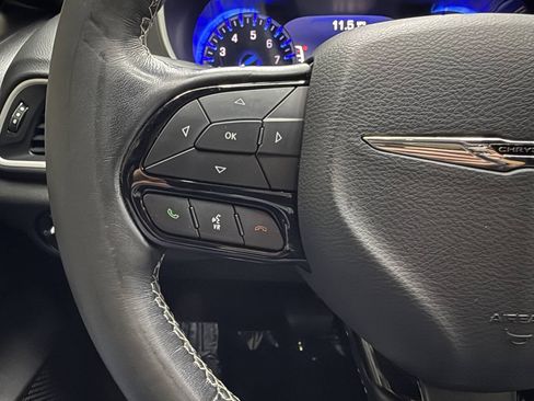 Used 2020 Chrysler Pacifica Touring-L Plus w/ S Appearance Package FWD image 22