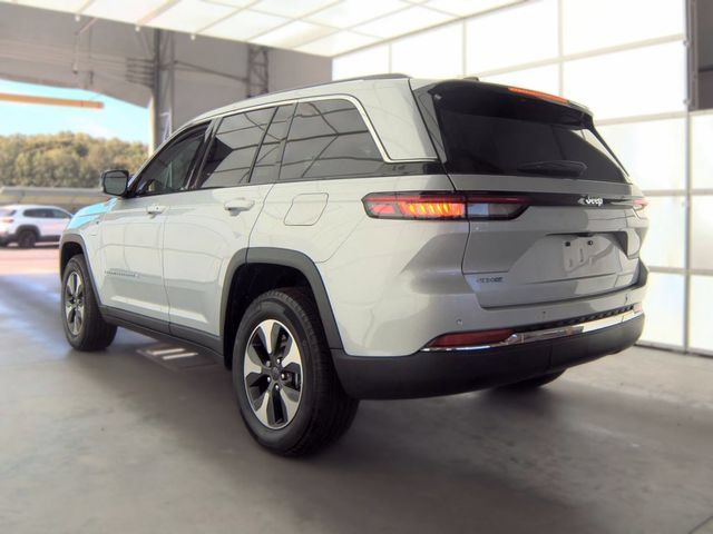 Used 2023 Jeep Grand Cherokee 4WD 4xe image 6
