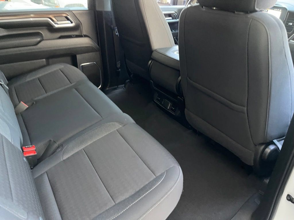 Used 2024 Chevrolet Silverado 2500 LT w/ All Star Edition AWD/4WD image 15