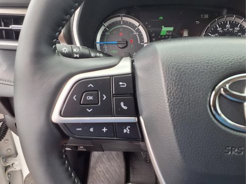Used 2026 Toyota Highlander XLE AWD/4WD image 17