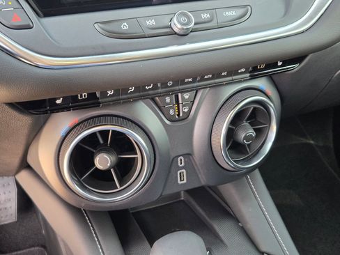 Certified 2024 Chevrolet Blazer LT w/ Convenience Package image 19