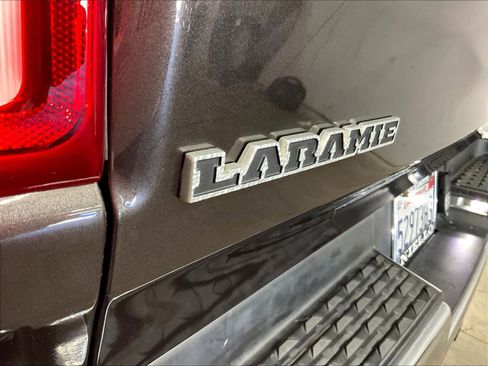 Used 2020 RAM 1500 Laramie w/ Off Road Group AWD/4WD image 11