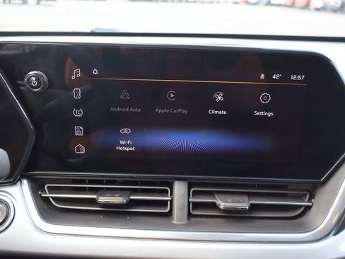 Used 2024 Chevrolet Trax LT image 11