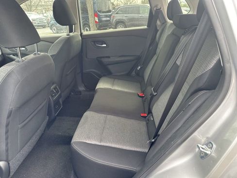 Used 2022 Nissan Rogue SV image 10