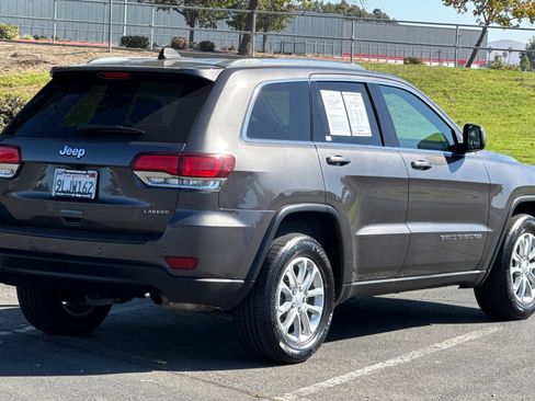 Used 2021 Jeep Grand Cherokee Laredo w/ Security & Convenience Group image 3