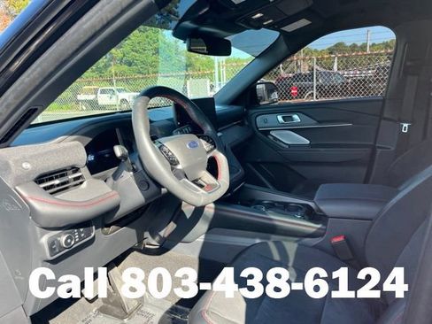 Used 2025 Ford Explorer ST AWD/4WD image 5