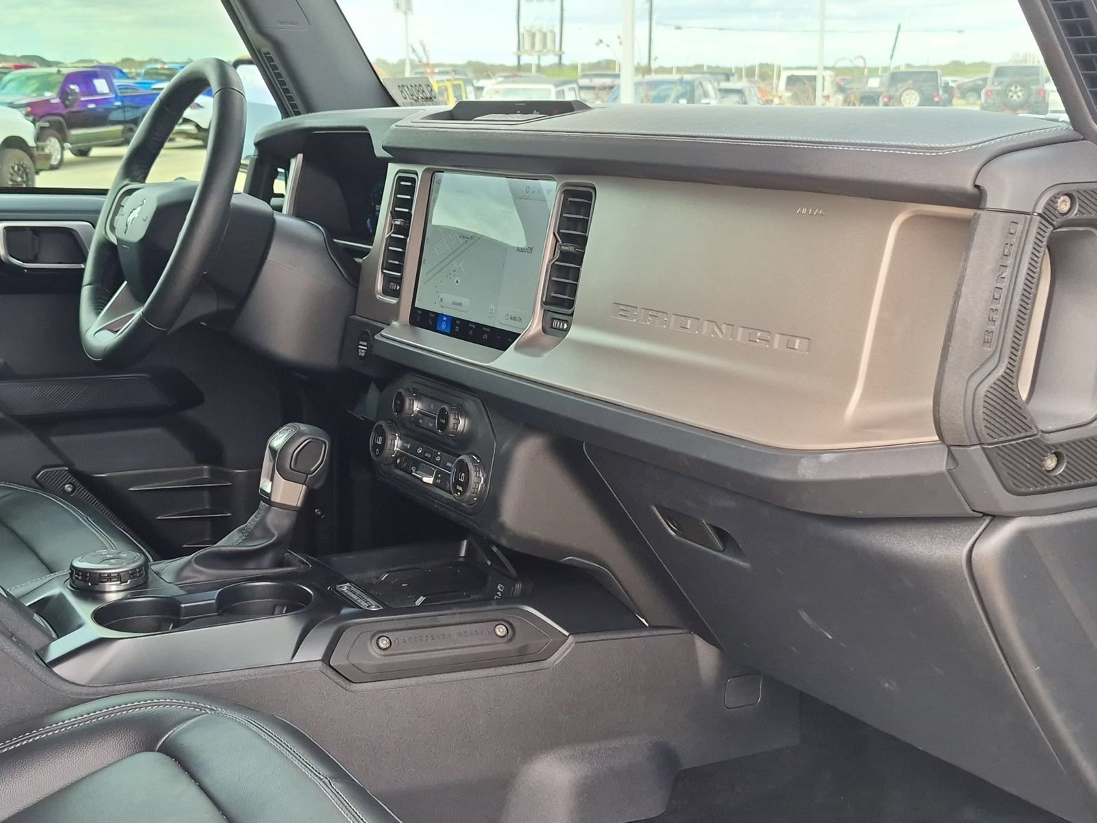 Used 2025 Ford Bronco Outer Banks AWD/4WD image 28