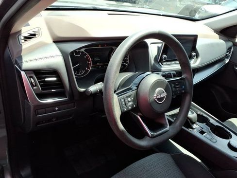 Used 2023 Nissan Rogue SV AWD/4WD image 8