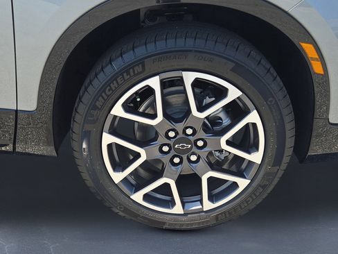New 2026 Chevrolet Blazer RS w/ LPO, Floor Liner Package FWD image 9