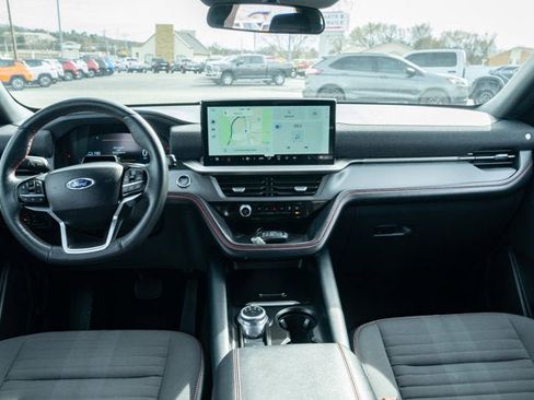 Used 2025 Ford Explorer ST-Line image 28