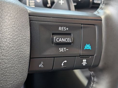 Certified 2025 Nissan Rogue SV AWD/4WD image 29