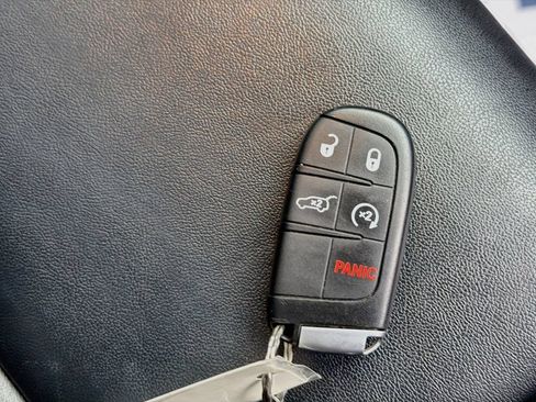 Used 2021 Jeep Grand Cherokee Limited AWD/4WD image 36