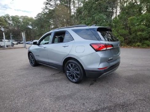 Certified 2024 Chevrolet Equinox RS image 3