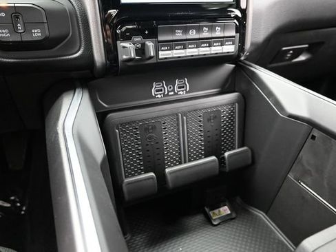 New 2026 RAM 2500 Big Horn AWD/4WD image 42