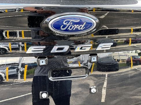 Used 2024 Ford Edge SEL w/ Convenience Package AWD/4WD image 32