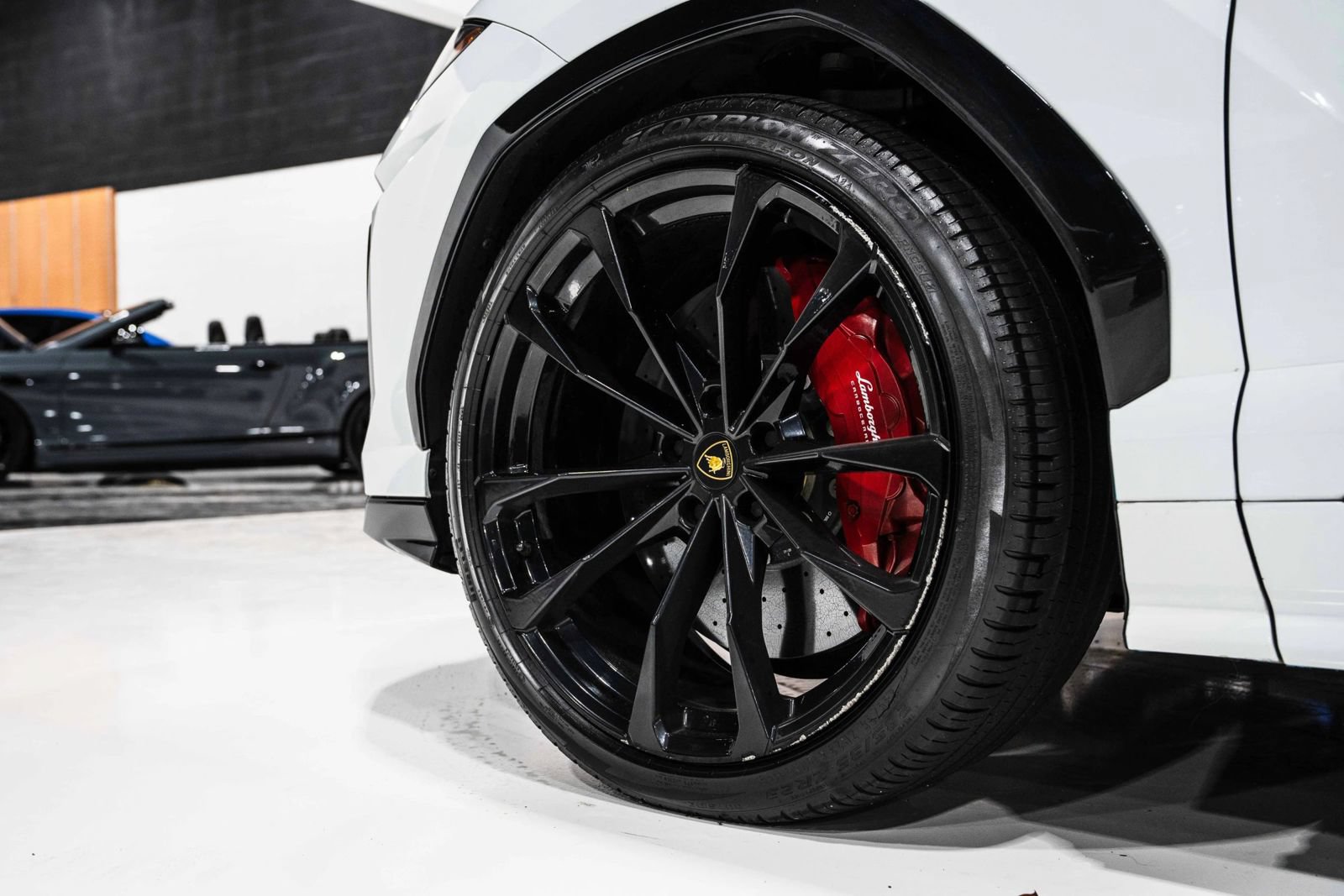 Used 2022 Lamborghini Urus AWD/4WD image 17