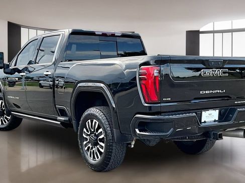Used 2024 GMC Sierra 2500 Denali Ultimate w/ Max Trailering Package AWD/4WD image 12