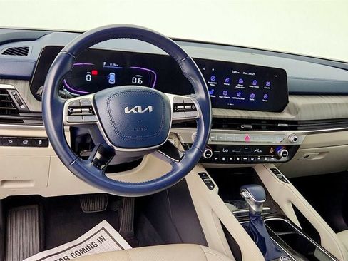 Used 2024 Kia Telluride EX w/ EX Captain's Chair Package FWD image 14