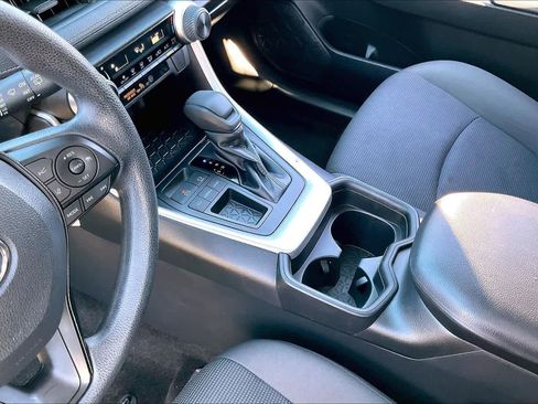 Used 2019 Toyota RAV4 LE w/ Carpet Mat Package image 18