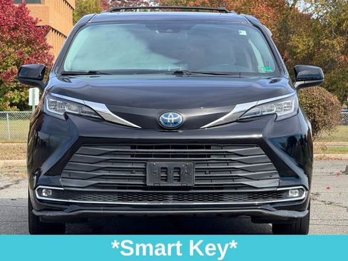 Used 2021 Toyota Sienna XLE w/ XLE Plus Package image 12