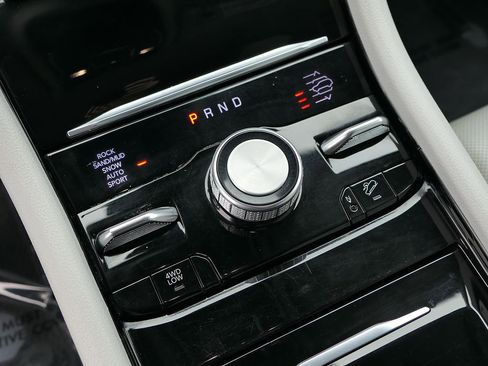 Used 2023 Jeep Grand Cherokee Summit w/ Luxury Tech Group V AWD/4WD image 21