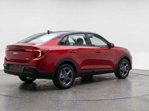 Used 2025 Kia K4 LXS image 9