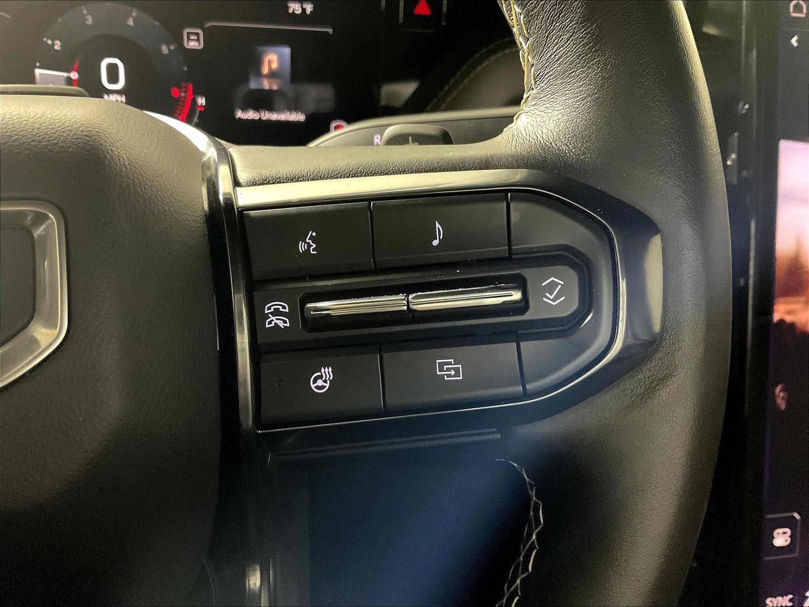 Used 2025 GMC Yukon Denali Ultimate AWD/4WD image 11