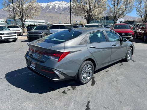 New 2026 Hyundai Elantra Hybrid FWD image 7