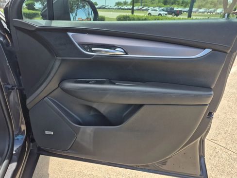 Used 2017 Cadillac XT5 Luxury w/ Driver Awareness Package FWD image 19
