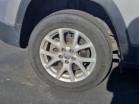 Used 2018 Jeep Cherokee Latitude image 30