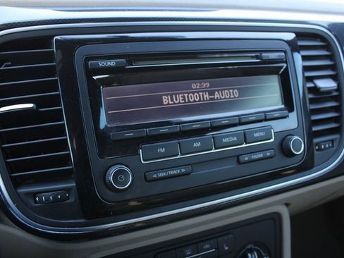 Used 2015 Volkswagen Beetle R-Line image 12