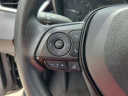 Used 2025 Toyota Corolla LE w/ Convenience Package image 19