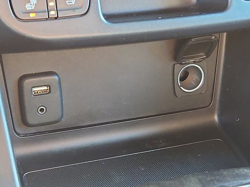 Used 2018 GMC Canyon SLE w/ SLE Convenience Package image 23