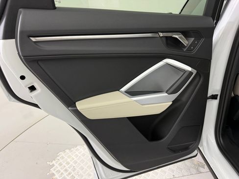 Certified 2025 Audi Q3 2.0T Premium image 16