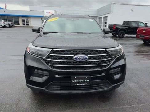 Used 2020 Ford Explorer XLT w/ Comfort Package image 3