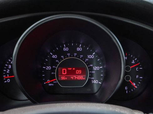 Used 2015 Kia Soul + FWD image 6