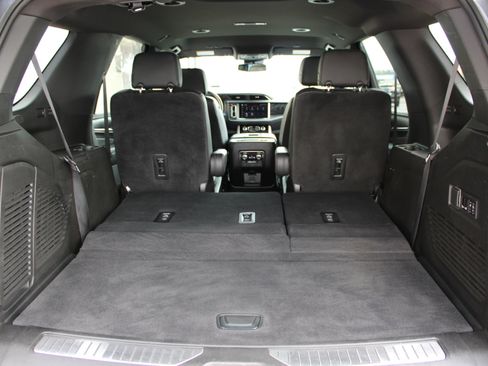 Used 2023 GMC Yukon Denali AWD/4WD image 10