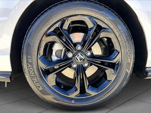 Used 2025 Honda Accord SE image 10