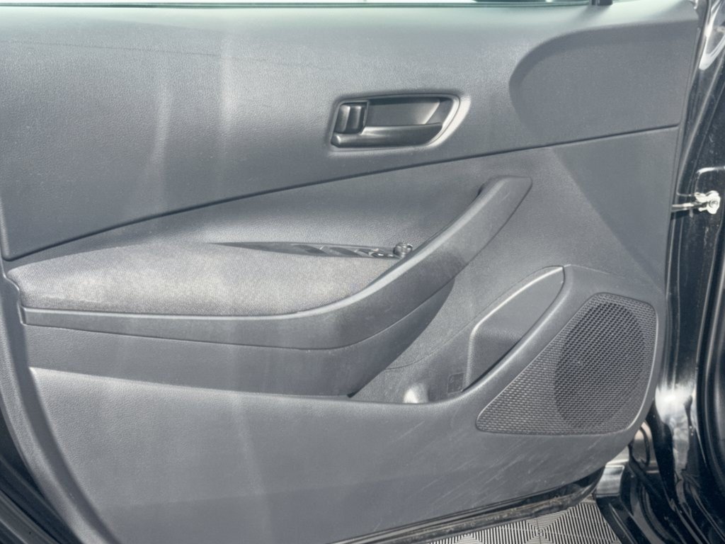 Used 2025 Toyota Corolla LE FWD image 14